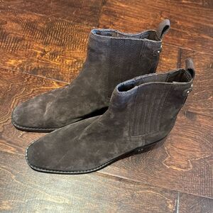 NWOT - Sam Edelman Bronson Booties in Warm Mocha